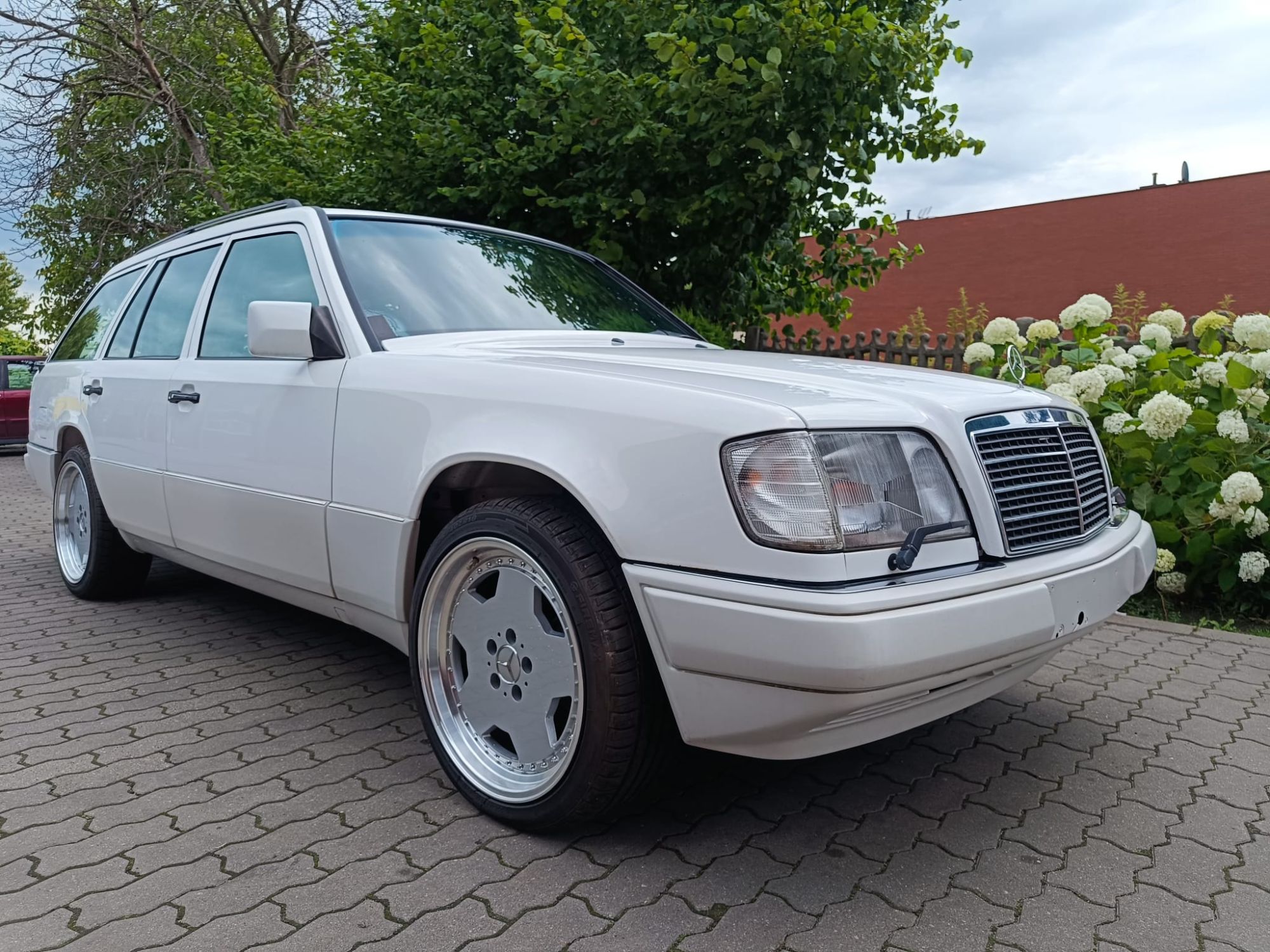 1991 Mercedes-Benz S124 formatic